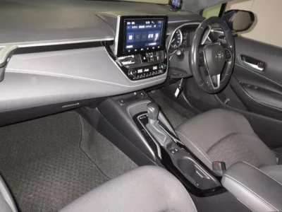 Toyota COROLLA SPORT  с аукциона в Японии