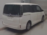 Toyota VOXY лот № 30021 оценка 4  с аукциона в Японии 1