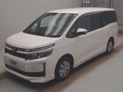 Toyota VOXY  с аукциона в Японии