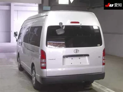 Toyota HIACE  с аукциона в Японии