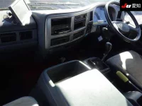 Nissan CONDOR лот № 8670 оценка 3.5  с аукциона в Японии 2