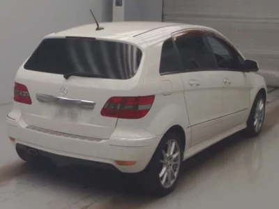 Mercedes-Benz B CLASS