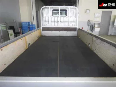 Toyota DYNA  с аукциона в Японии