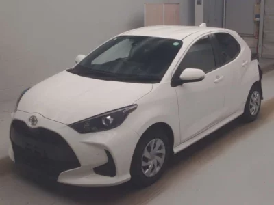 Toyota YARIS  с аукциона в Японии