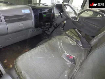 Toyota DYNA  с аукциона в Японии