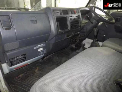 Toyota HIACE TRUCK  с аукциона в Японии