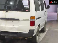 Toyota HIACE VAN лот № 20136 оценка 3.5  с аукциона в Японии 7