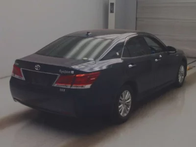 Toyota CROWN  с аукциона в Японии