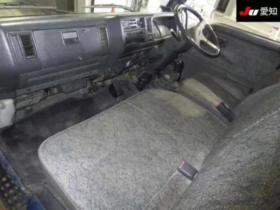 Mazda TITAN  с аукциона в Японии