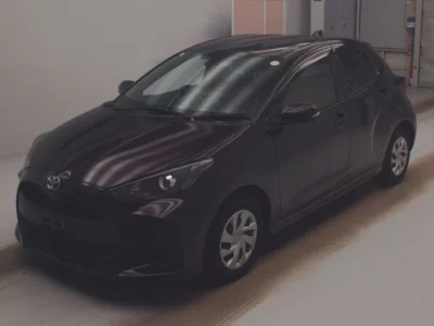 Toyota YARIS  с аукциона в Японии