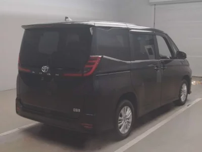 Toyota NOAH  с аукциона в Японии
