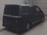 Toyota VOXY лот № 220 оценка 3.5  с аукциона в Японии 1