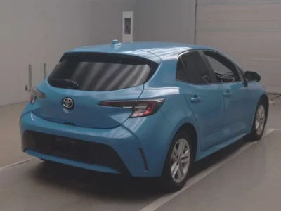 Toyota COROLLA SPORT  с аукциона в Японии