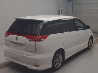 Toyota ESTIMA  с аукциона в Японии