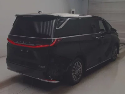 Lexus LM  с аукциона в Японии