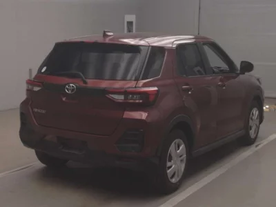 Toyota RAIZE  с аукциона в Японии