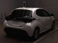 Toyota YARIS лот № 50083 оценка RA  с аукциона в Японии 1