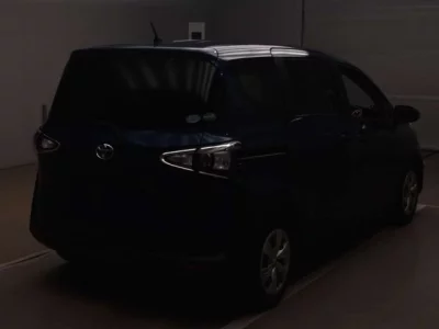 Toyota SIENTA  с аукциона в Японии
