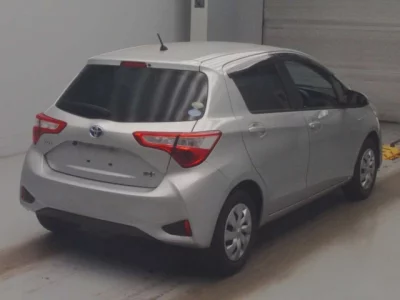 Toyota VITZ  с аукциона в Японии