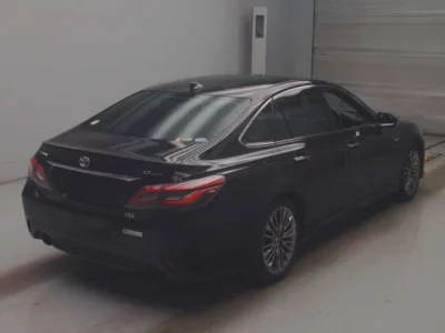 Toyota CROWN  с аукциона в Японии