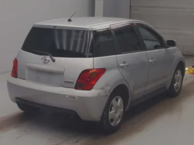 Toyota IST  с аукциона в Японии