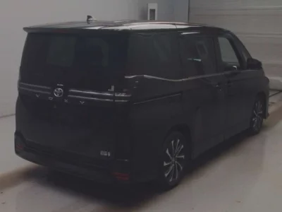 Toyota VOXY  с аукциона в Японии