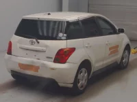 Toyota IST лот № 560 оценка RA  с аукциона в Японии 1