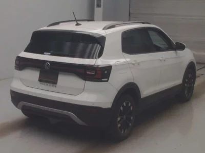 Volkswagen T-CROSS  с аукциона в Японии