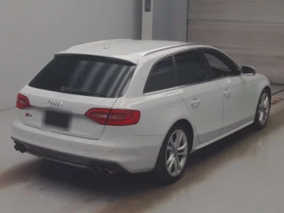 Audi S4  с аукциона в Японии