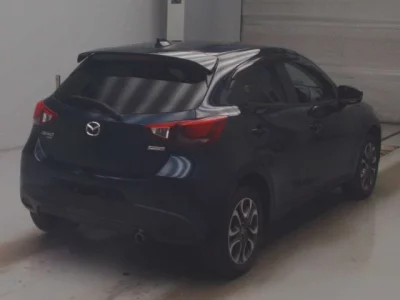 Mazda DEMIO  с аукциона в Японии