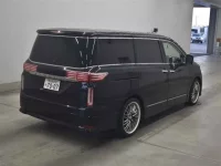 Nissan ELGRAND лот № 80006 оценка 3.5  с аукциона в Японии 4