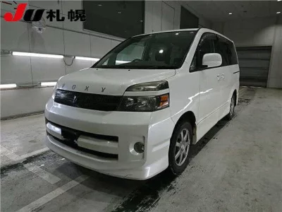 Toyota VOXY  с аукциона в Японии