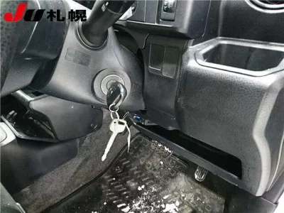 Toyota SUCCEED  с аукциона в Японии