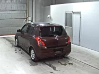 Suzuki SWIFT лот № 9058 оценка 3.5  с аукциона в Японии 1