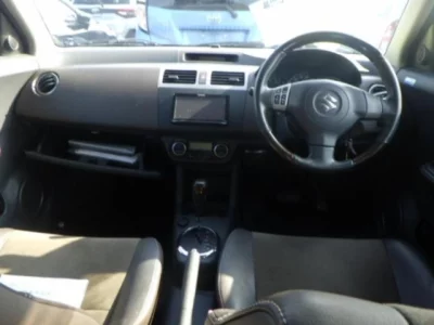 Suzuki SWIFT  с аукциона в Японии