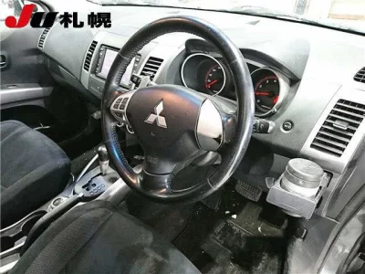 Mitsubishi OUTLANDER  с аукциона в Японии