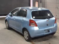 Toyota VITZ лот № 8083 оценка R  с аукциона в Японии 1