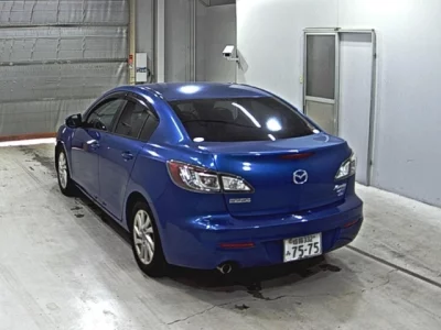 Mazda AXELA  с аукциона в Японии