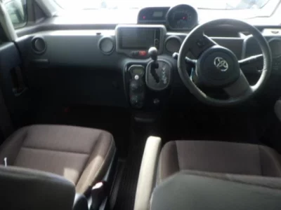 Toyota PORTE  с аукциона в Японии