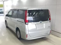 Toyota NOAH лот № 1041 оценка R  с аукциона в Японии 1