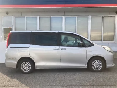 Toyota NOAH  с аукциона в Японии