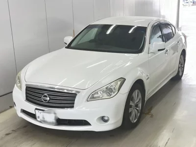 Nissan FUGA  с аукциона в Японии