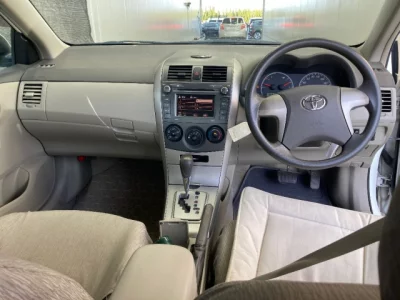 Toyota COROLLA AXIO  с аукциона в Японии