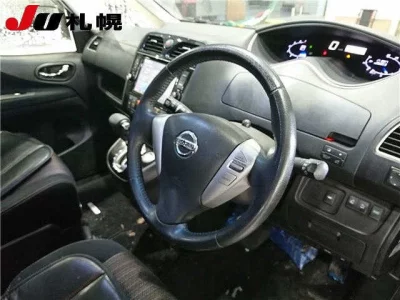 Nissan SERENA  с аукциона в Японии