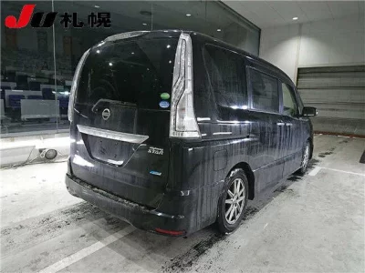 Nissan SERENA  с аукциона в Японии