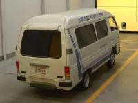 Isuzu ELF лот № 1051 оценка RA  с аукциона в Японии 1