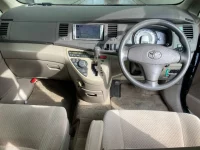 Toyota ISIS лот № 55 оценка 3.5  с аукциона в Японии 3