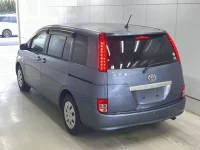 Toyota ISIS лот № 56 оценка R  с аукциона в Японии 1