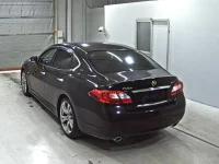 Nissan FUGA лот № 9162 оценка 4  с аукциона в Японии 1