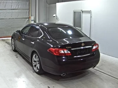Nissan FUGA  с аукциона в Японии